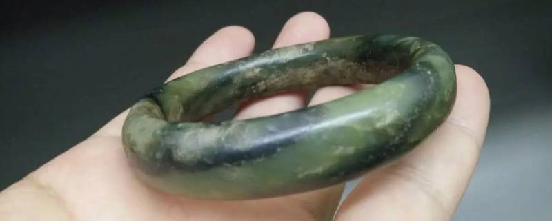和田青玉在阳光下的特征(和田青玉在阳光下的特征图片)