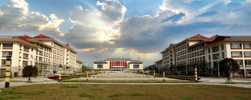 万超什么大学的 万超怎么样了