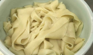 扯面的做法：美味的油泼扯面 油泼扯面的家常做法窍门