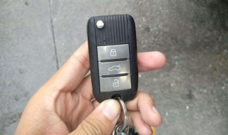 名爵zs车钥匙没电怎么换电池 名爵zs车钥匙没电怎么换电池视频