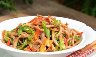 肉丝的做法：美味的红绿牛肉丝（三色牛肉丝的做法）