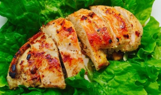鸡胸肉怎么做好吃（鸡胸肉怎么做好吃又简单的方式）