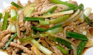 肉丝的做法：冬笋炒肉丝 笋丝炒肉丝的家常做法