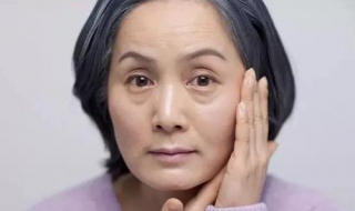 下眼袋松弛怎么办（下眼袋松弛怎么办图片）