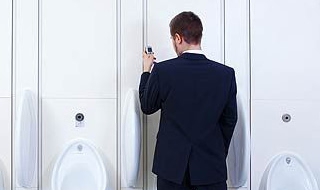 尿道口刺痛为什么（尿道口刺痛为什么不能同房）