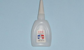 502胶水把手黏住了怎么办（502胶水把手黏住了怎么办用什么溶解）