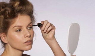 睫毛膏干了怎么办 睫毛膏干了用什么好可以稀释它