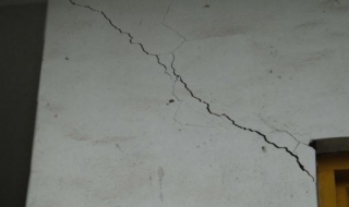 墙面裂缝怎么办（水泥地坪破损修复）
