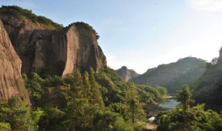 青岛旅游攻略一天游（青岛旅游攻略一天游玩）