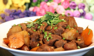 土豆炖牛肉的做法（番茄酱土豆炖牛肉的做法）