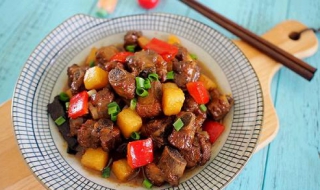 土豆烧排骨的做法（土豆烧排骨的做法川味）