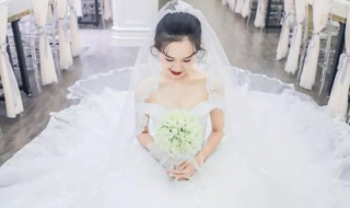 胸小穿婚纱怎么办（胸小穿婚纱好看吗）