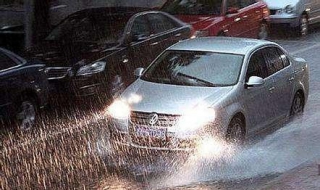 雨天行车注意事项有哪些（雨天影响安全行车的主要因素）
