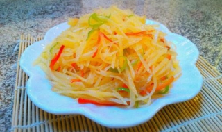 青椒土豆丝的做法有哪些（青椒土豆丝的做法有哪些窍门）