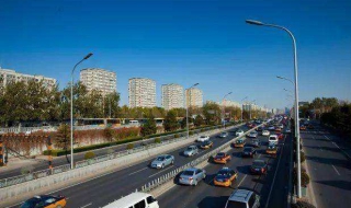 城市道路驾驶技巧 城市道路驾驶技巧是