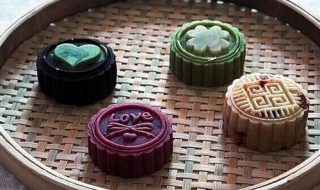 自制月饼的做法步骤是什么（自制月饼简单做法）