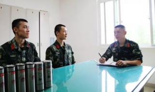 率先垂范的意思 为人师表率先垂范的意思