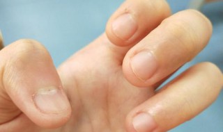 怎样戒掉孩子咬指甲（怎么戒掉孩子咬嘴唇的毛病）