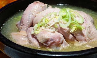 炖鸡不能放什么调料（炖鸡最佳放三种调料）