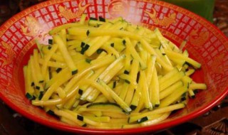 小南瓜怎么切丝（小南瓜怎么切丝步骤）