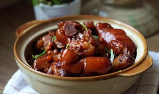 炖猪脚怎么做好吃 黑豆炖猪脚怎么做好吃