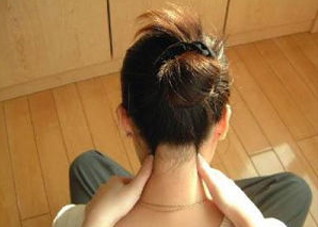 治疗落枕小妙法 治疗落枕小妙招