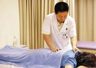 治疗月经不调的推拿的手法（治疗月经不调的推拿的手法图解）