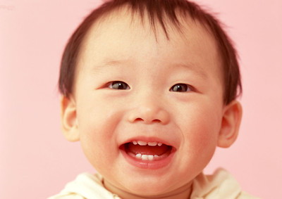 孩子还没有满月一直发烧怎么办 孩子还没有满月一直发烧怎么办啊