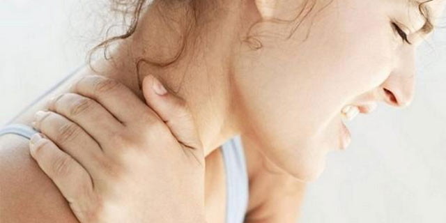 怎样通过按摩治疗落枕? 怎样通过按摩治疗落枕的方法