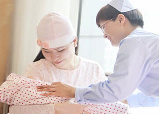 新妈产后发热的4种常见诱因 常见的产后发热有哪三种情况