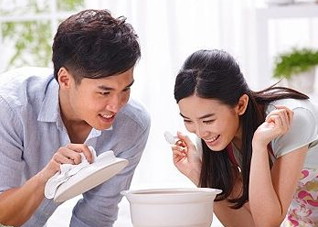如何科学地坐中国式“月子”（谈谈你对中国式坐月子的看法）