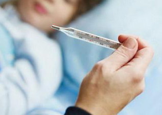 护理发烧宝宝家长要注意三忌 宝宝发烧护理注意事项