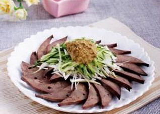 10个女人6个贫血7款食疗方补血养颜（治疗女性贫血的食物）