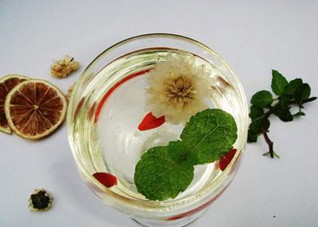 春季喝什么茶好（春季喝什么茶好养生）