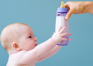 妈咪巧妙喂辅食8个月宝宝更健康 妈咪巧妙喂辅食8个月宝宝更健康吗