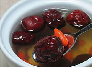 女性气血不足的美味补方（女人气血不足食疗食谱）
