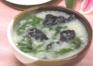 黑木耳粥做法（木耳黑米粥）