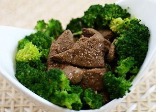 学习两款护眼家常菜的做法 护眼食材和菜品