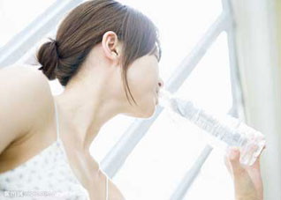 如何正确喝水（每天如何正确喝水）