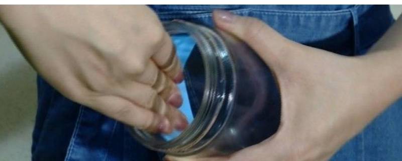 油壶里面的油渍怎样能清洗干净 油壶里边的油怎么清洗
