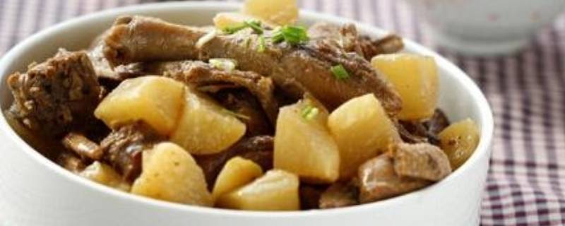 白萝卜炒鸭肉怎么做好吃（鸭子炒白萝卜怎么做好吃）