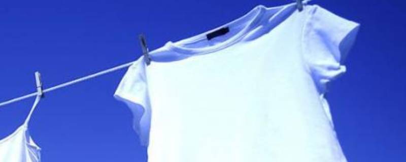 咖啡渍弄到白衣服上怎么清洗（白色衣服弄到咖啡怎么清洗）