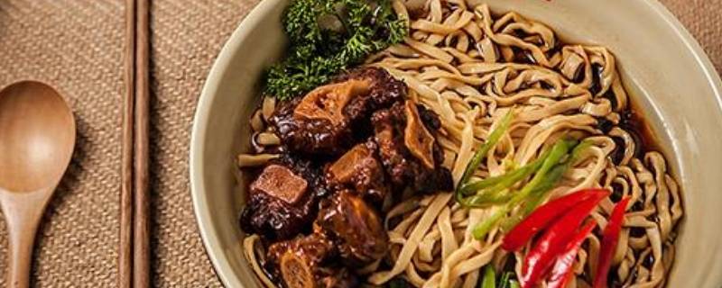 锅盖面的由来（锅盖面的由来和做法）