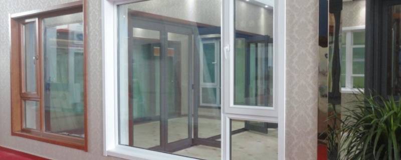 白塑钢窗上污垢怎样清洗（铝塑窗框用什么能洗白清洗）