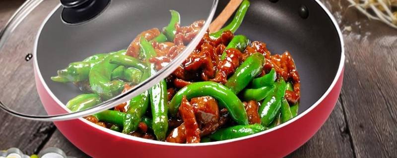不粘锅是什么材质做的（不粘锅是铁锅吗）