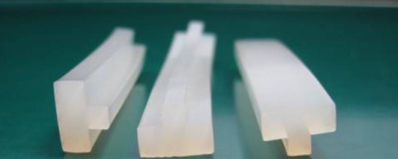 硅胶能耐多少度的高温 为什么不建议用硅胶铲子