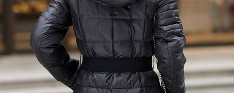 羽绒服笔迹怎么洗（羽绒服笔墨怎么洗）