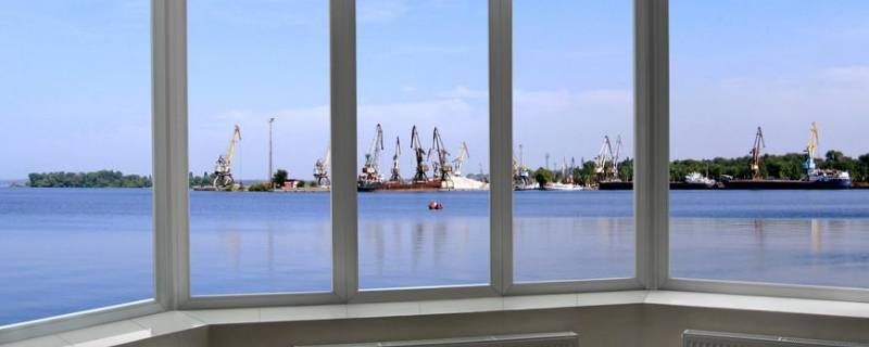 窗户扣住了怎样从外面打开（月牙锁开锁技巧及手法视频）