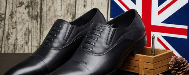 皮鞋划了一道口子怎么修复 白色皮鞋蹭破皮了如何修补