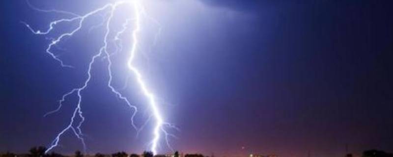 远离高压线避雷针多少米（远离高压电线杆避雷针多少米是安全距离）